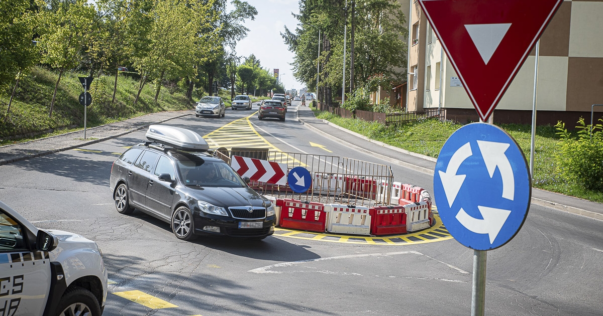 Marad az ideiglenes körforgalom